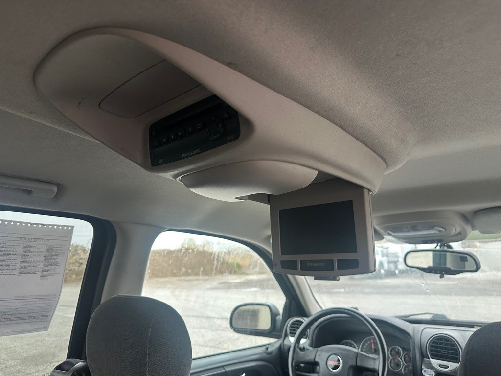2005 GMC Envoy Image 11