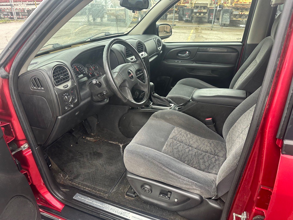 2005 GMC Envoy Image 12