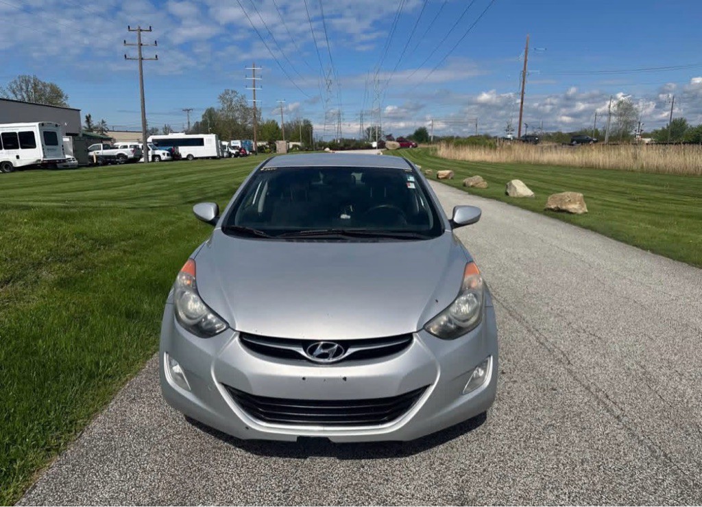 2013 Hyundai Elantra Image 3