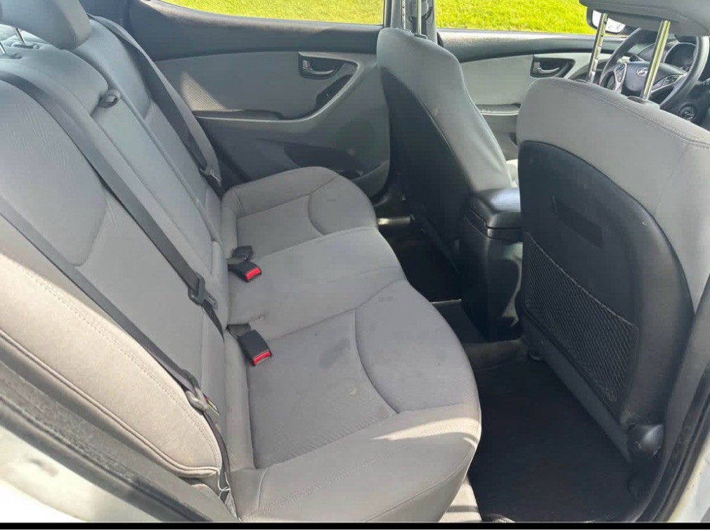 2013 Hyundai Elantra Image 9