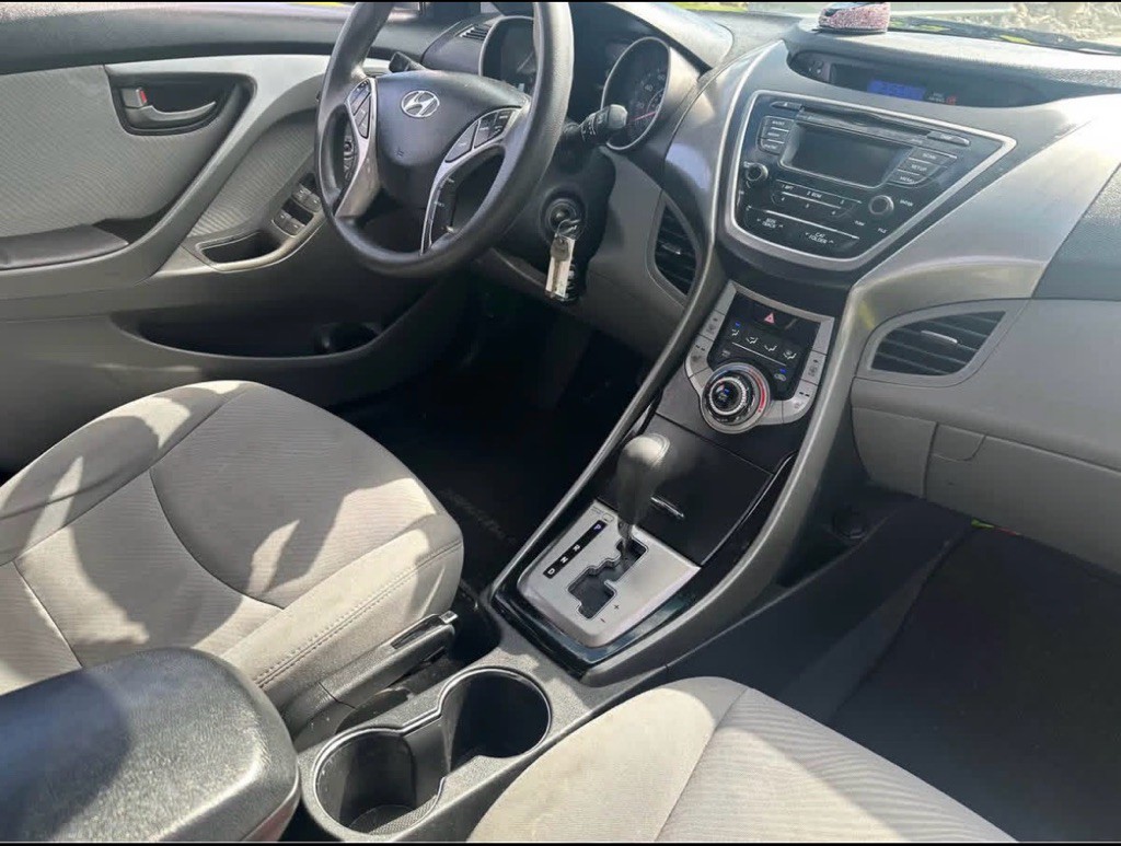 2013 Hyundai Elantra Image 11