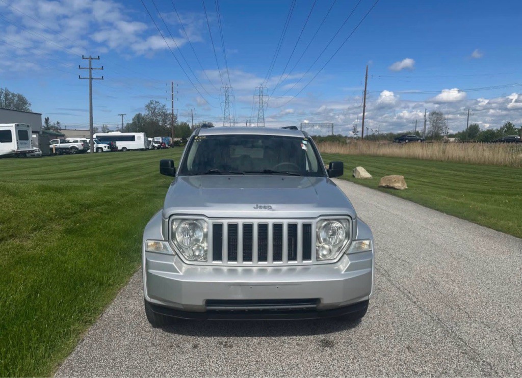 2010 Jeep Liberty Image 2