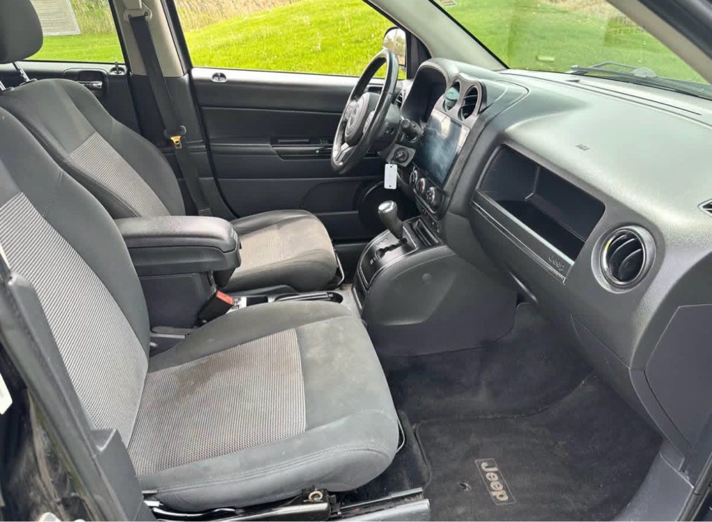 2013 Jeep Compass Image 8