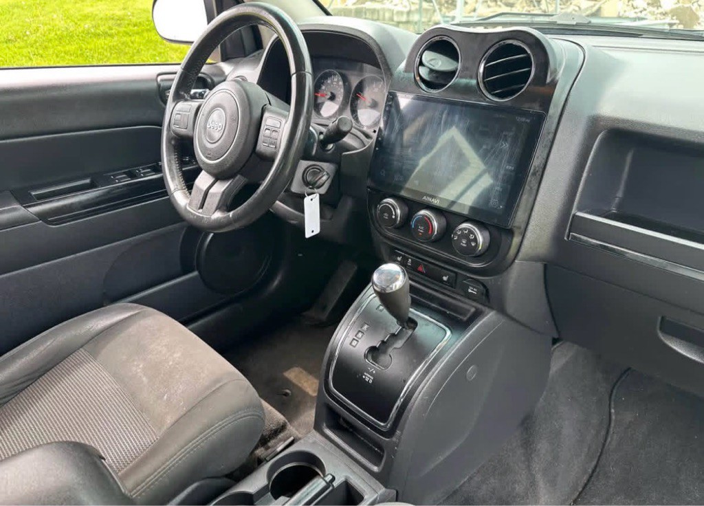 2013 Jeep Compass Image 9