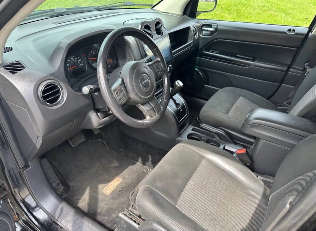 2013 Jeep Compass Image 10