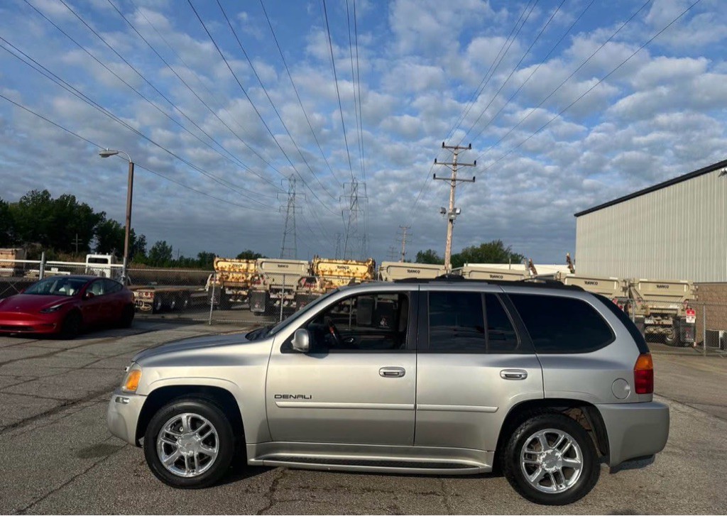2006 GMC Envoy Image 2