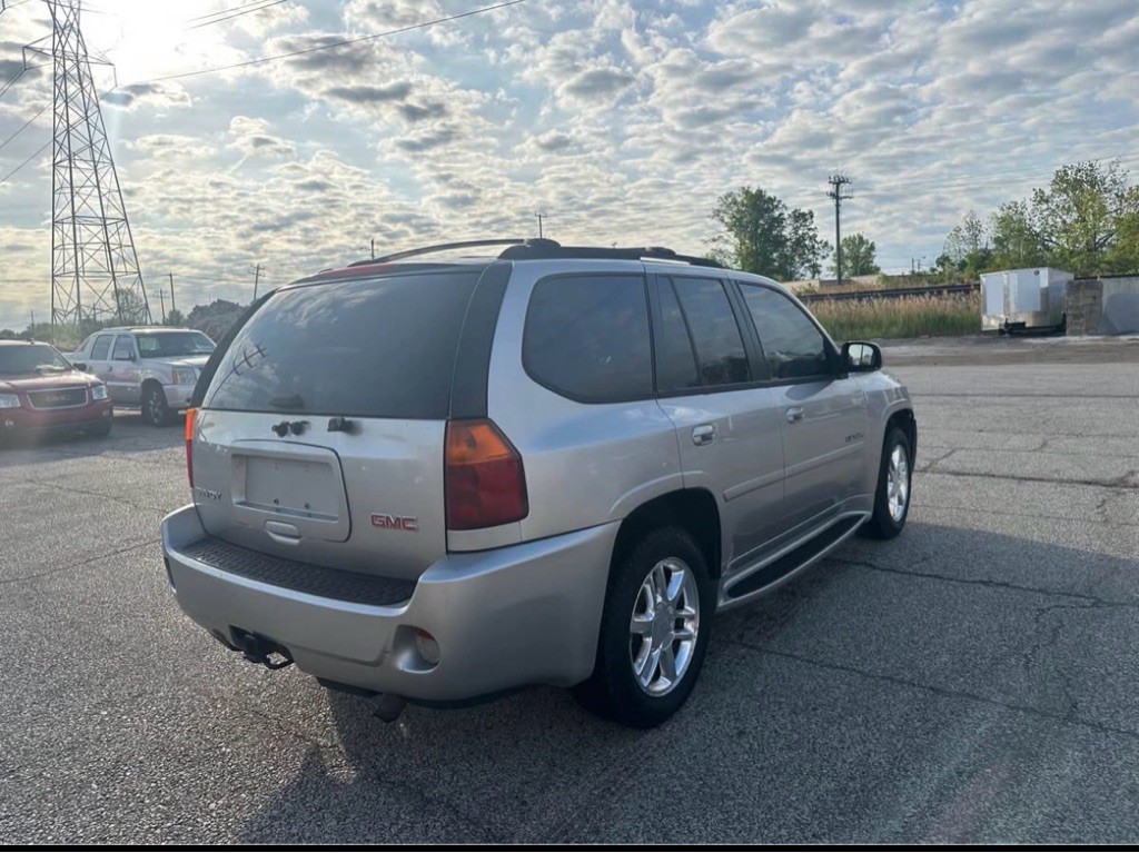 2006 GMC Envoy Image 8