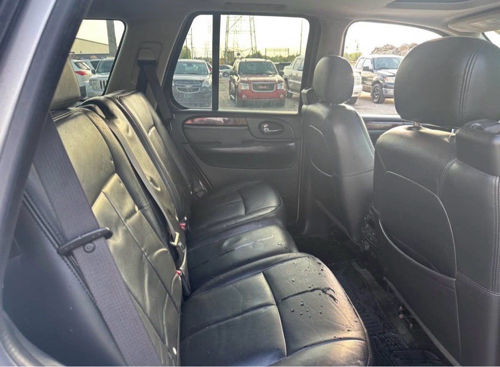 2006 GMC Envoy Image 9