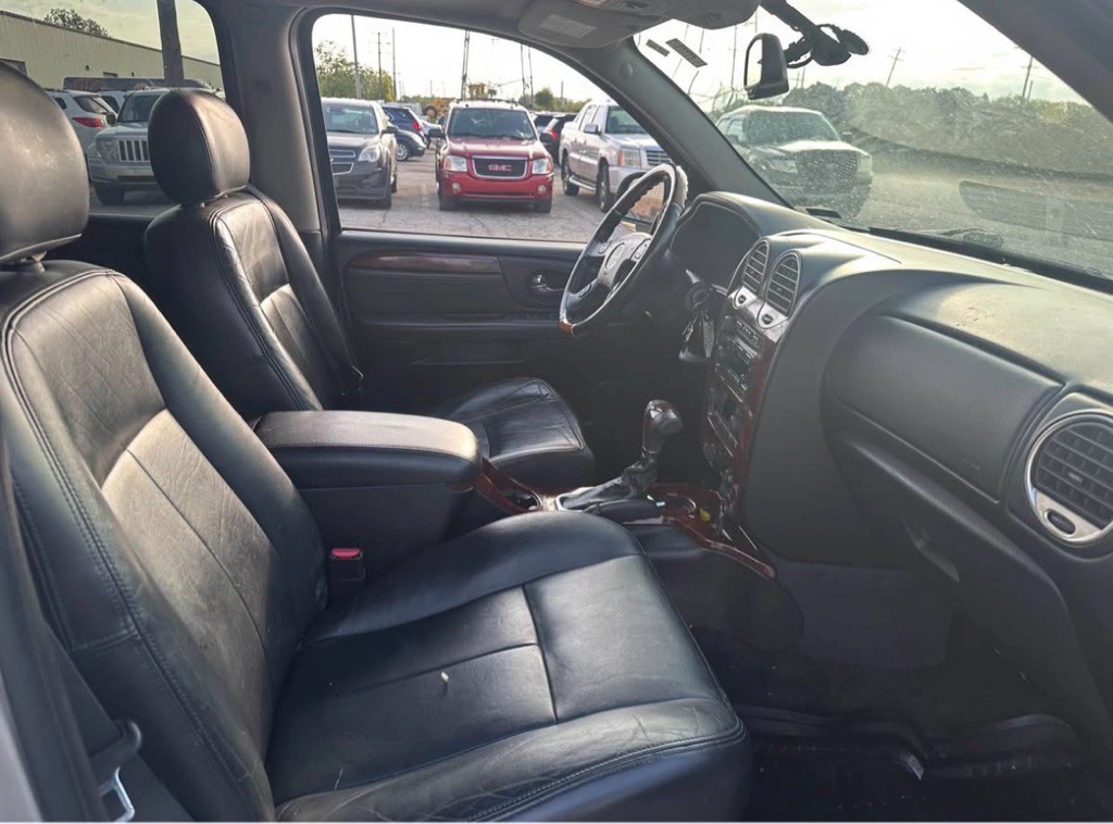 2006 GMC Envoy Image 10