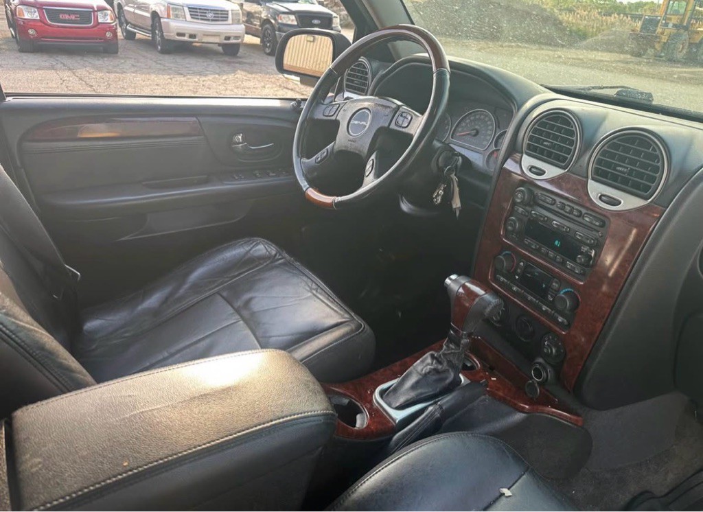 2006 GMC Envoy Image 11