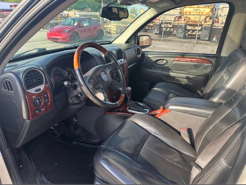 2006 GMC Envoy Image 12