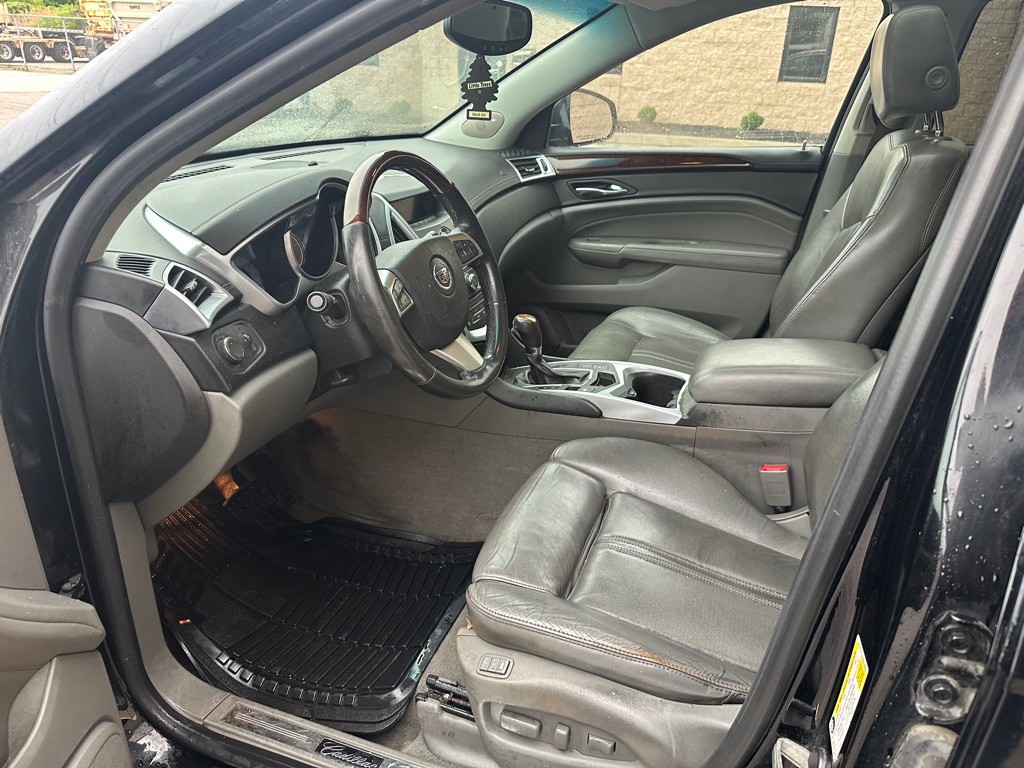 2010 Cadillac SRX Image 8