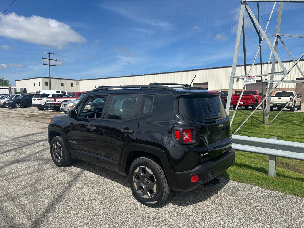 2016 Jeep Renegade Image 4