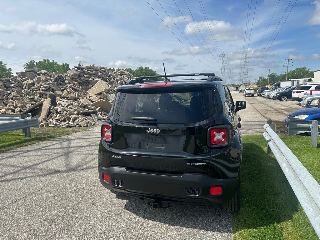 2016 Jeep Renegade Image 5
