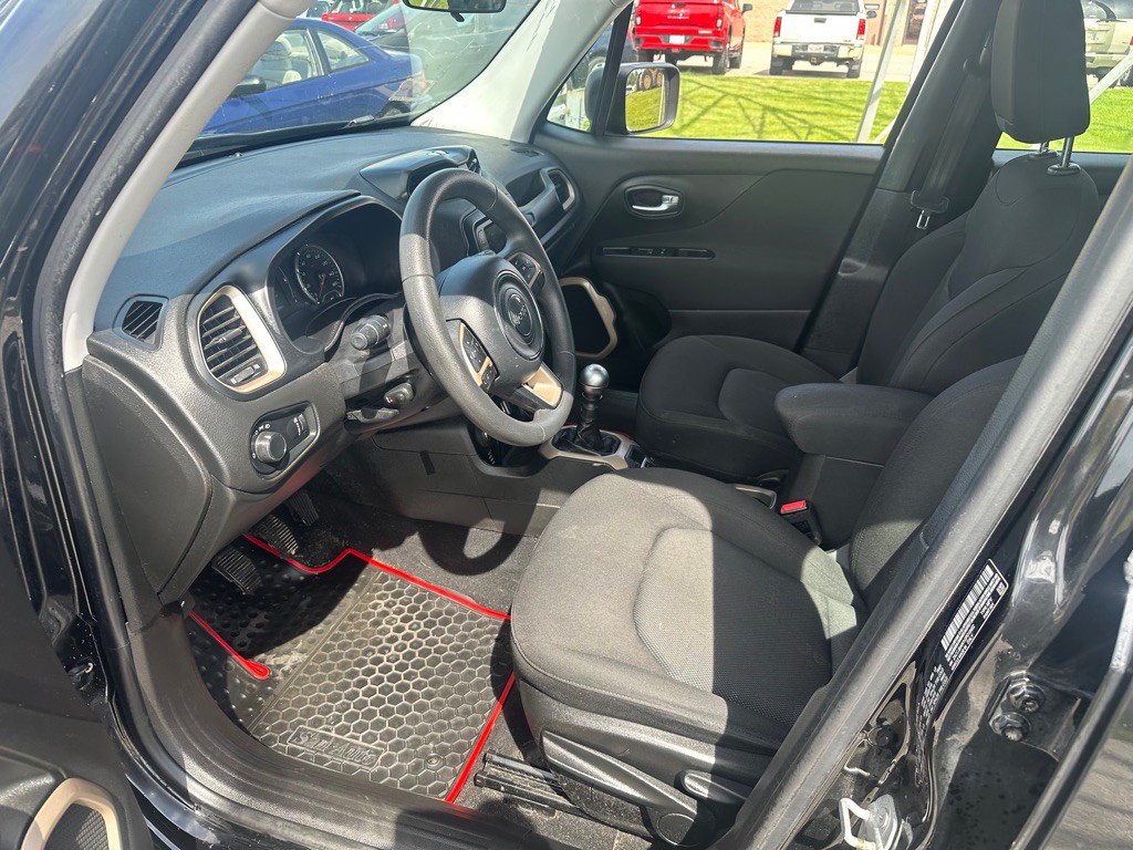 2016 Jeep Renegade Image 12