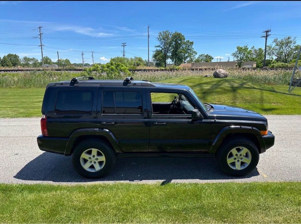 2008 Jeep Commander Image 4