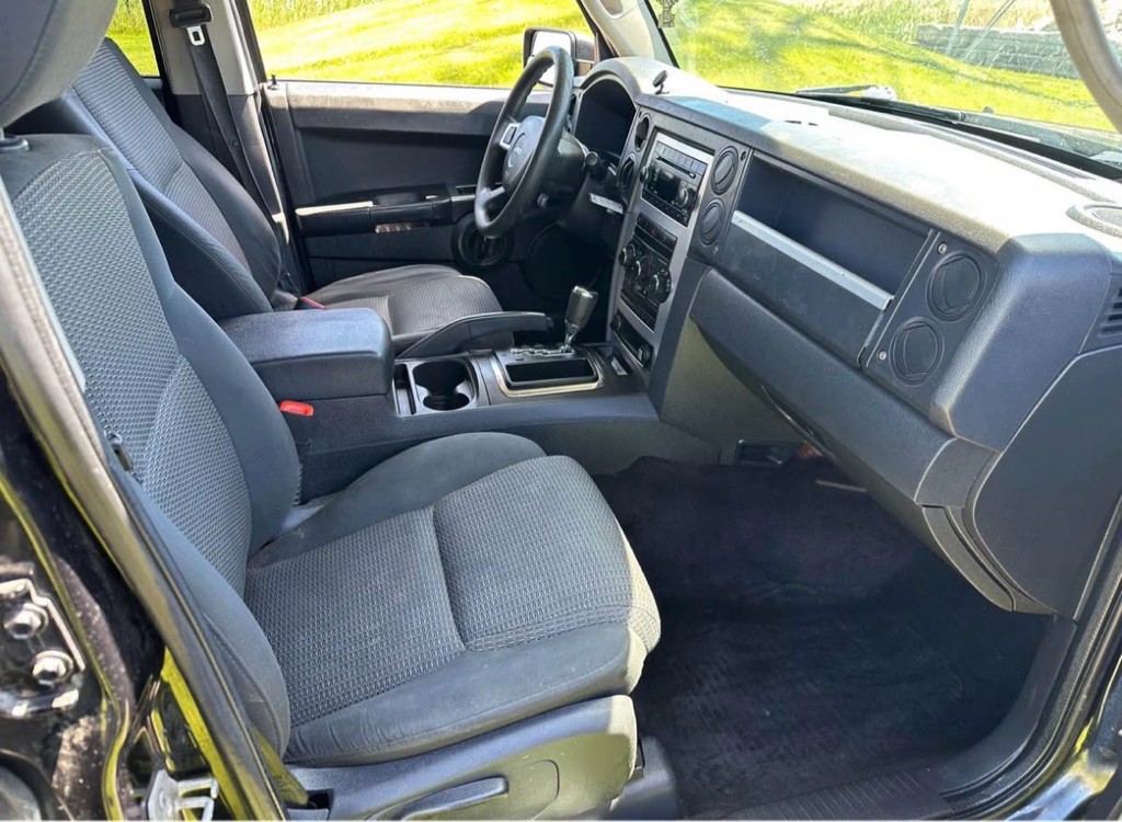 2008 Jeep Commander Image 10