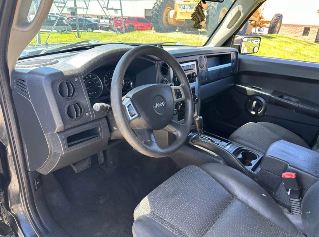 2008 Jeep Commander Image 13