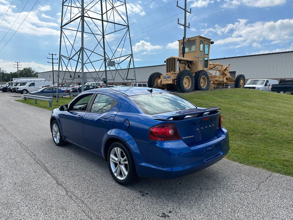 2012 Dodge Avenger Image 3