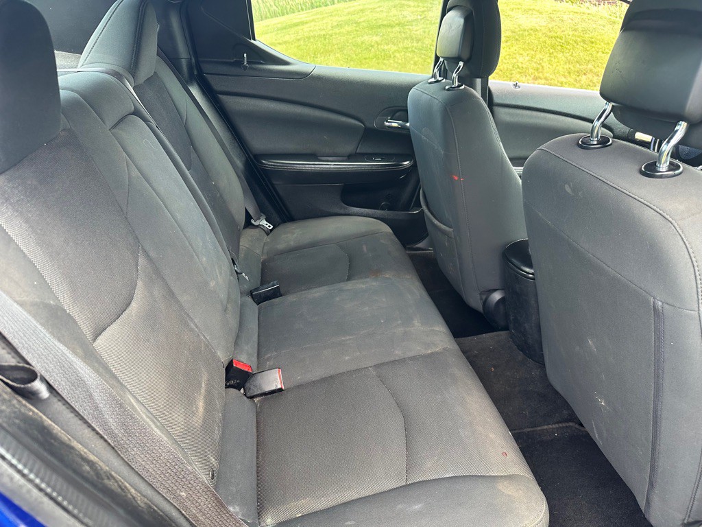 2012 Dodge Avenger Image 9