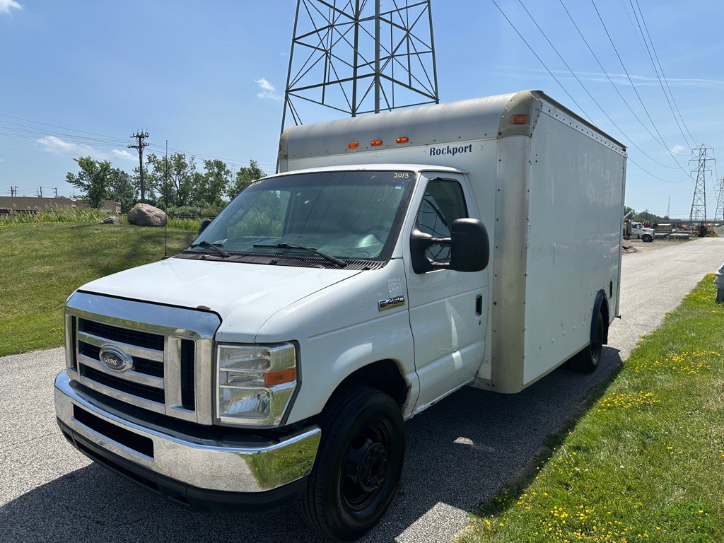 2013 Ford Econoline Image 1