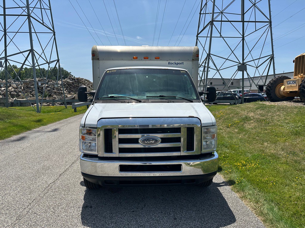 2013 Ford Econoline Image 2