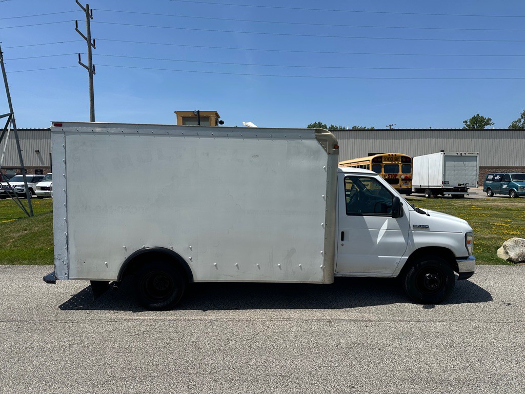 2013 Ford Econoline Image 8