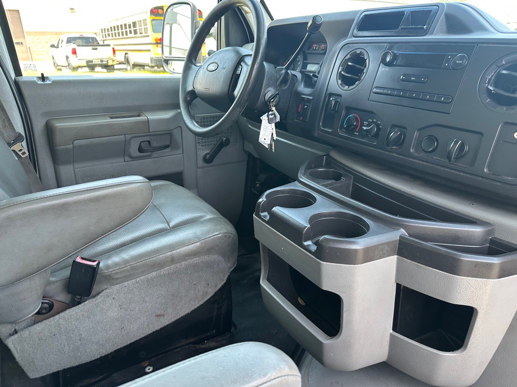 2013 Ford Econoline Image 11