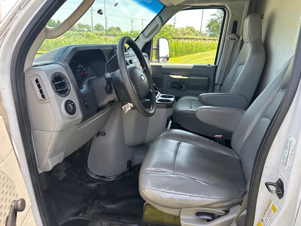 2013 Ford Econoline Image 12