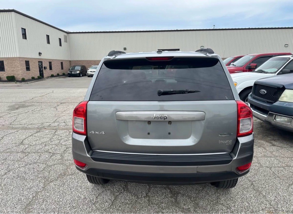 2011 Jeep Compass Image 6