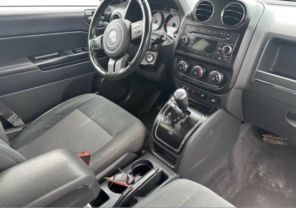 2011 Jeep Compass Image 8