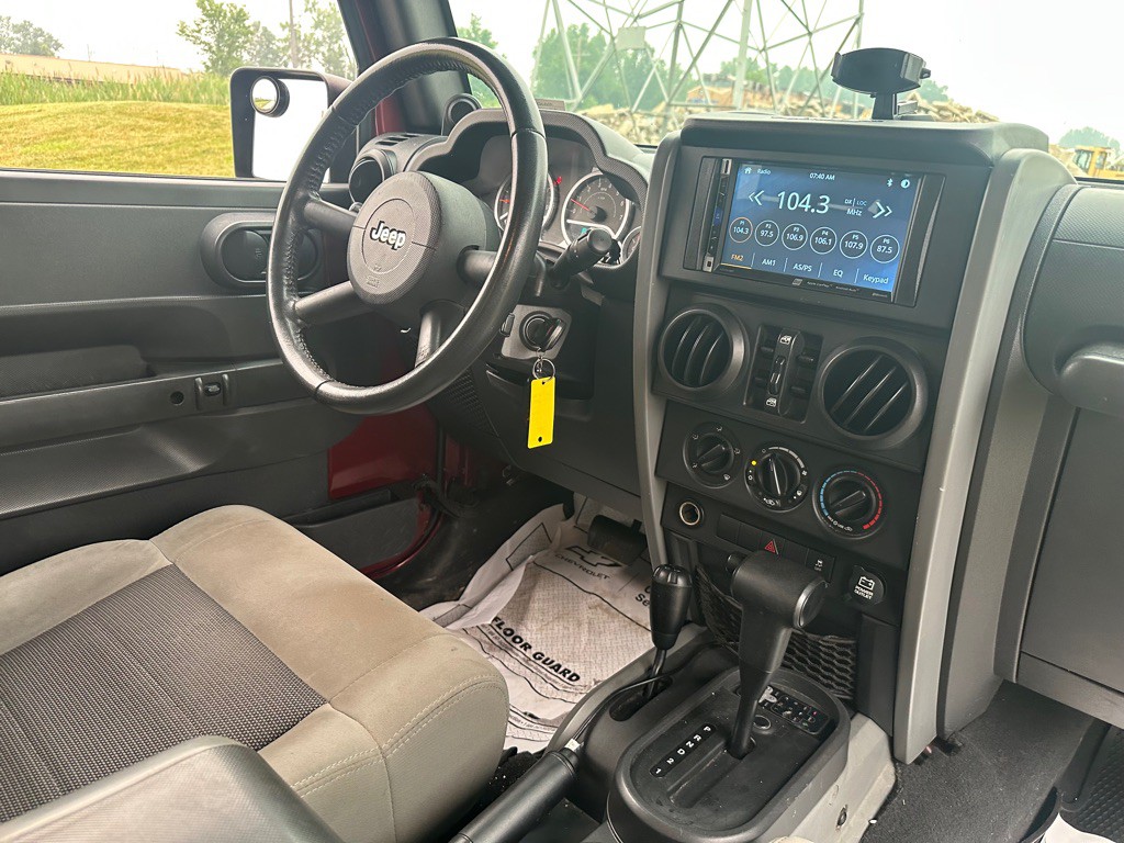2010 Jeep Wrangler Unlimited Image 8