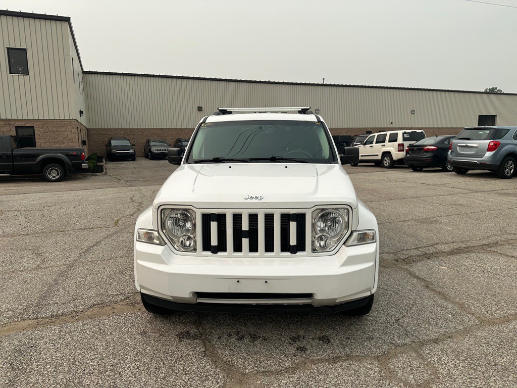 2012 Jeep Liberty Image 2