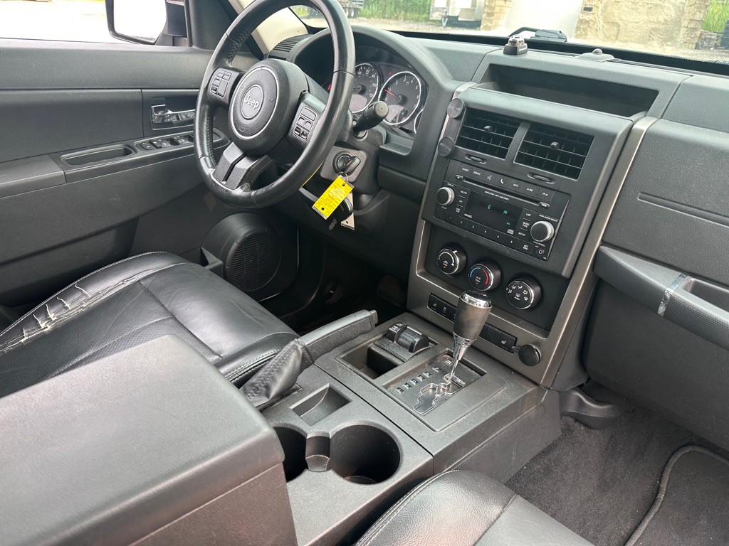 2012 Jeep Liberty Image 7