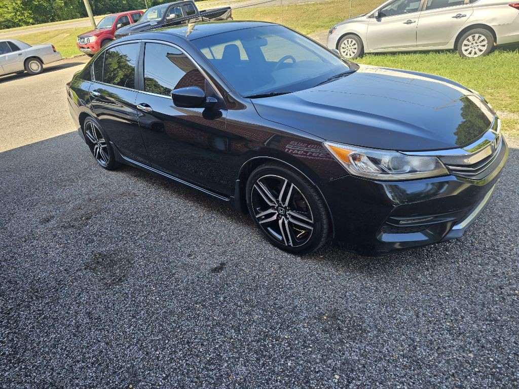 2017 Honda Accord Image 2