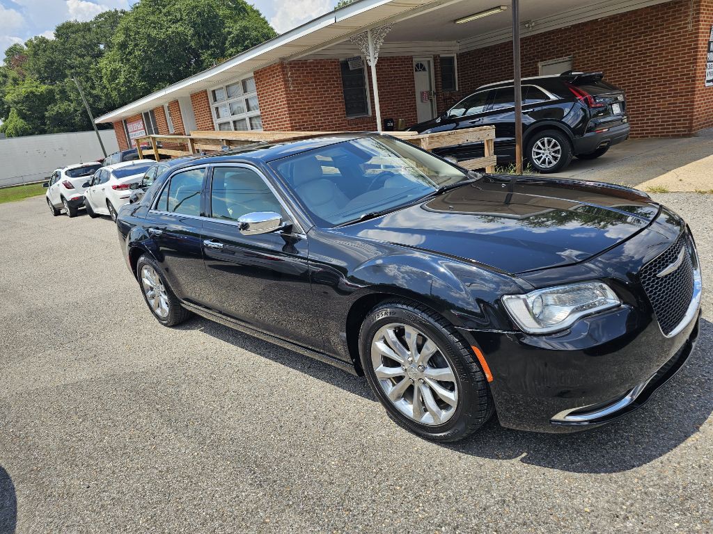 2018 Chrysler 300 Image 3
