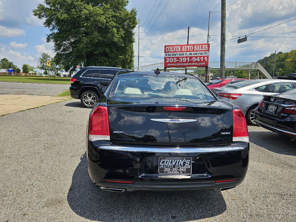 2018 Chrysler 300 Image 4