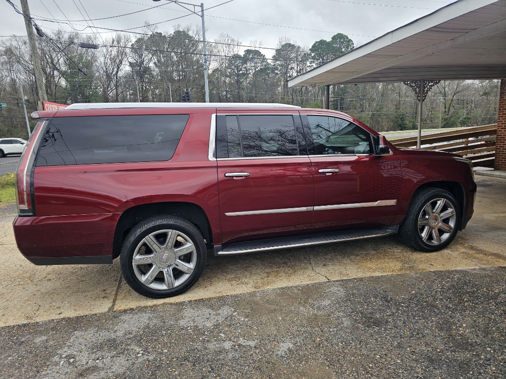 2018 Cadillac Escalade Image 2