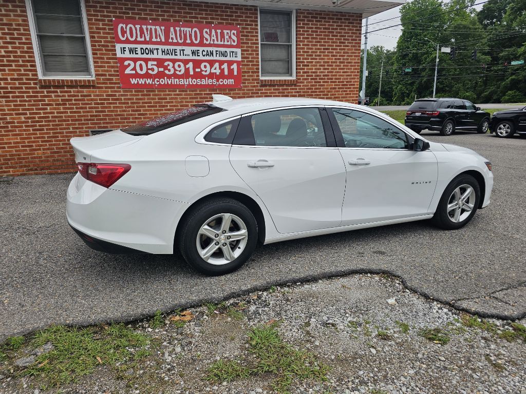 2023 Chevrolet Malibu Image 1