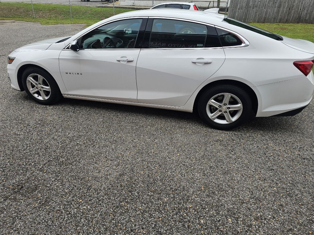 2023 Chevrolet Malibu Image 3