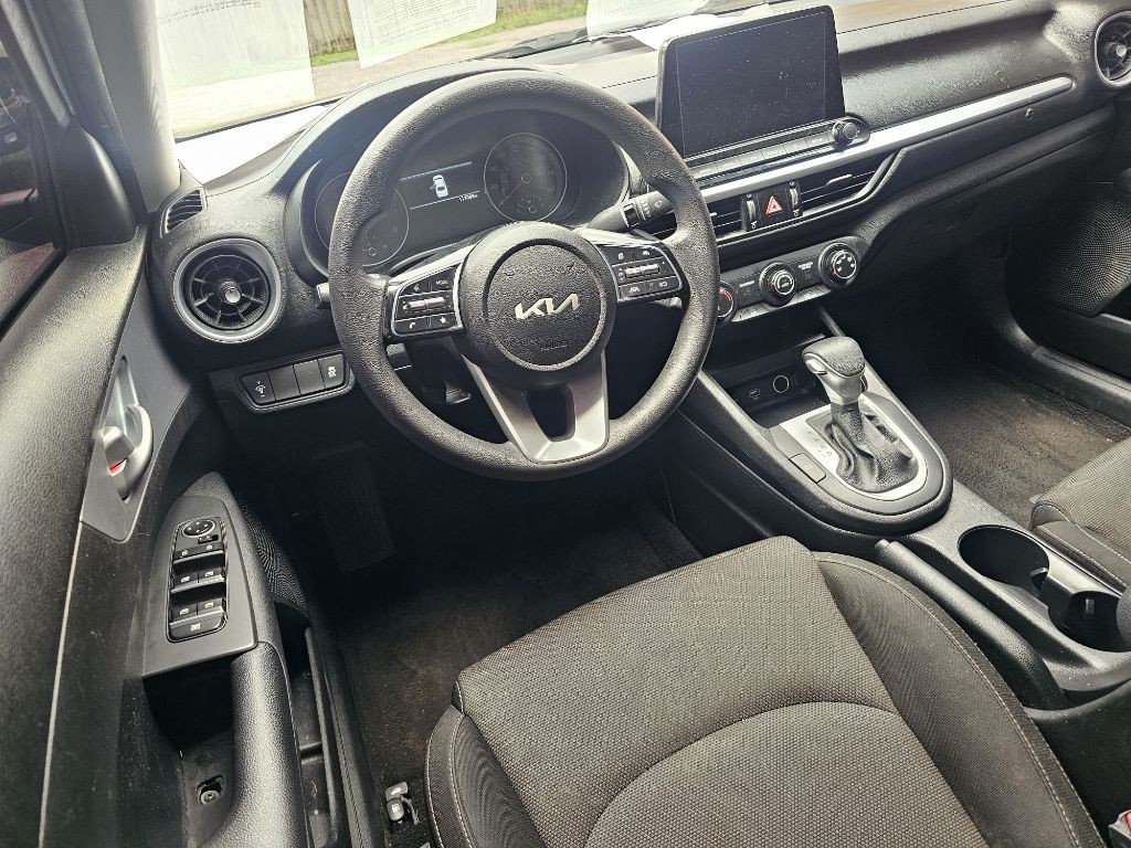 2023 Kia Forte Image 4