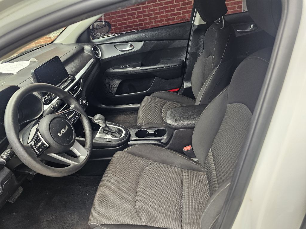 2023 Kia Forte Image 5