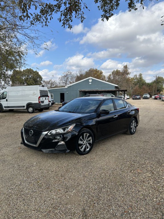 2019 Nissan Altima Image 2