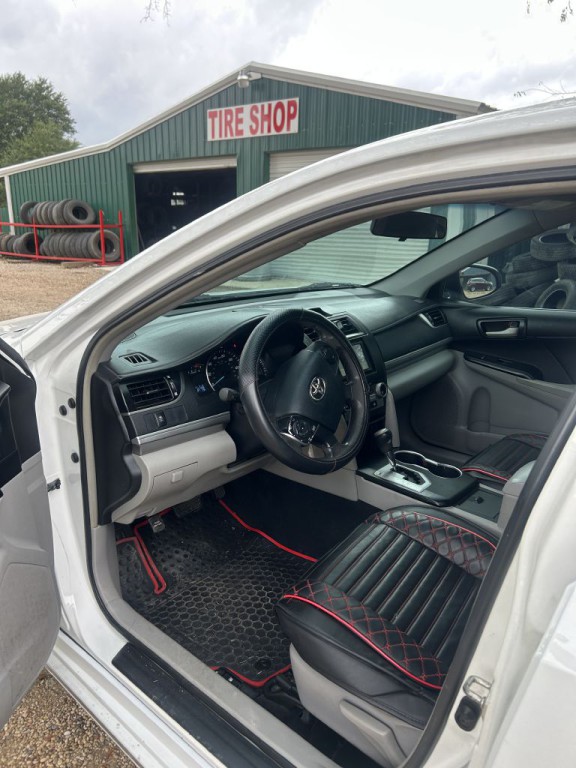 2013 Toyota Camry Image 3