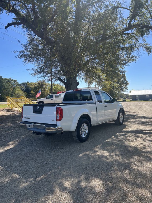 2014 Nissan Frontier Image 2