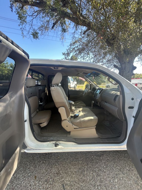 2014 Nissan Frontier Image 4