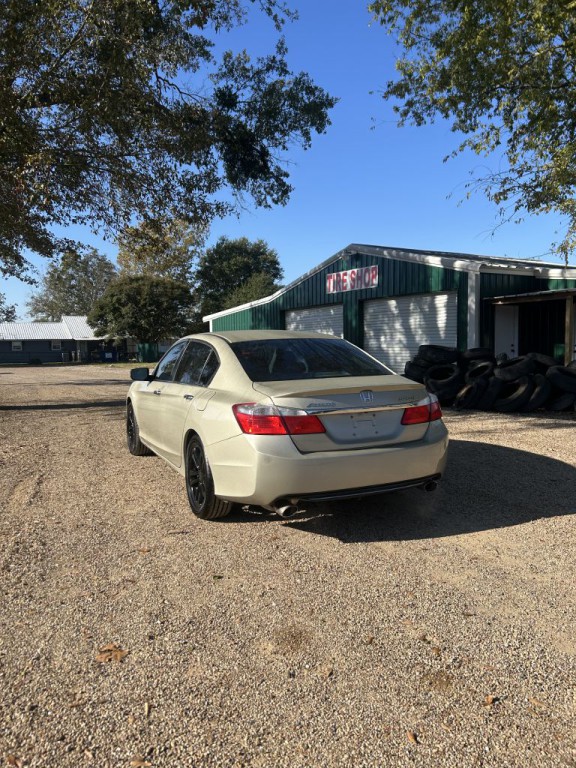 2015 Honda Accord Image 2