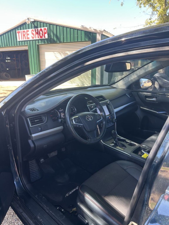 2016 Toyota Camry Image 3