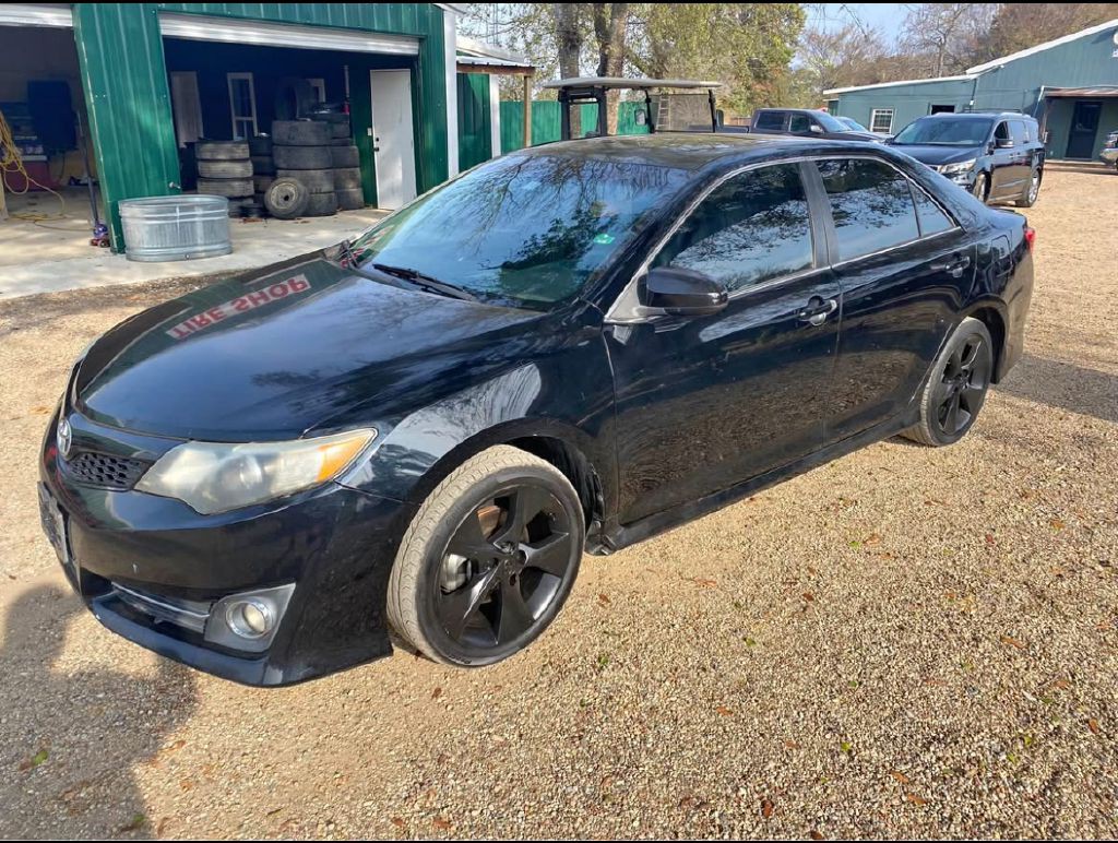 2012 Toyota Camry Image 1