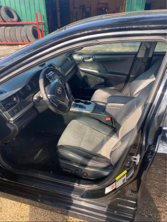 2012 Toyota Camry Image 3